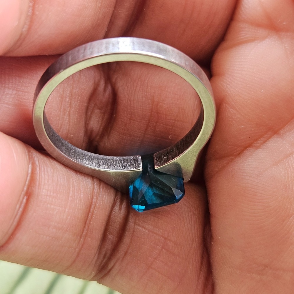 Modernist Brushed Silvertone Stainless steel Ring Emerald Cut Blue Size 10.25 - Picture 8 of 10